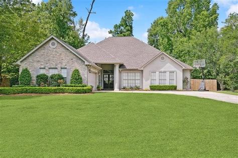 303 Blackjack Carvalho Dr Madisonville