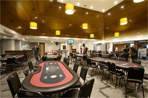 Faculdade De Clubes De Poker