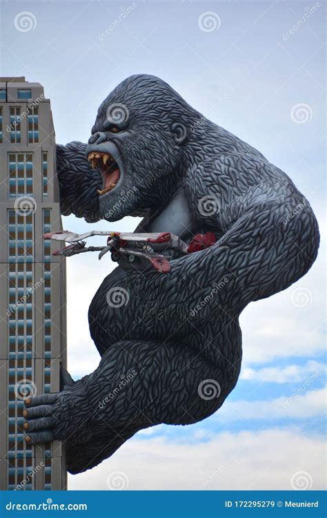 Giant King Kong Bwin