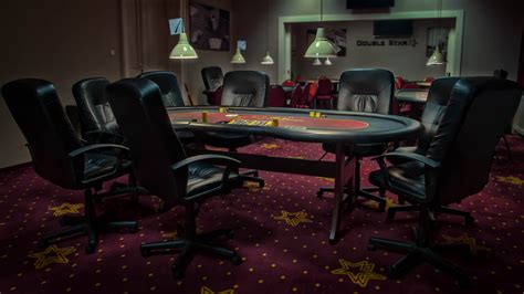 Invicta Do Clube De Poker Budapeste